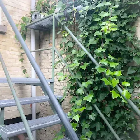 Chere Anna Center New Location * Gent